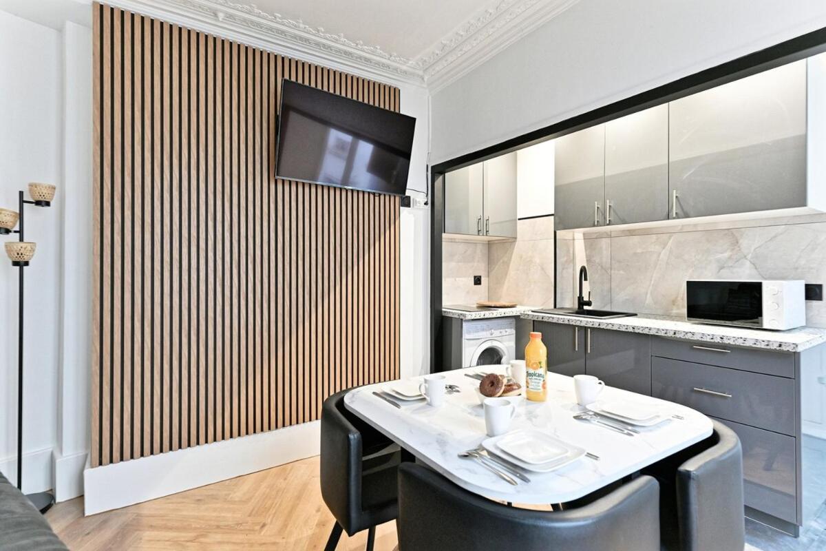 Modern Moulin Rouge Appartement